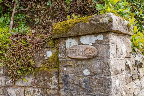 1 Hallpath, Langholm, DG13 0EG