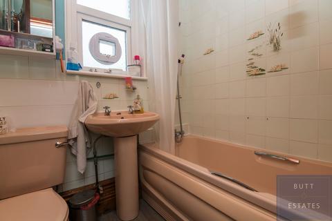 97 Briar Crescent, Exeter, EX2 6DR