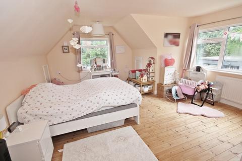 29a Ampthill Road, Flitwick, Bedford, MK45 1AZ