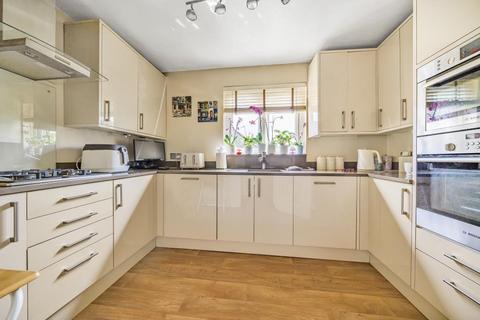 3 bedroom flat for sale, High Road,  Whetstone,  N20