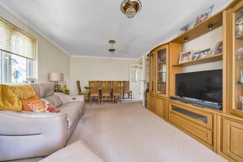 3 bedroom flat for sale, High Road,  Whetstone,  N20