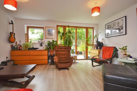 2 bedroom flat to rent, Vesta Road Brockley SE4