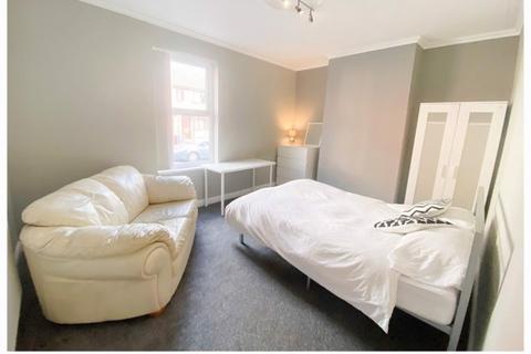 5 bedroom terraced house to rent, Club Street, Sheffield S11