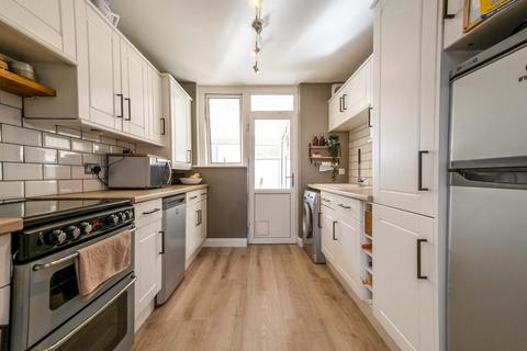 152 Briar Crescent, Exeter, EX2 6DS