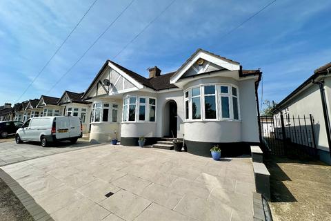 30 Recreation Avenue, Harold Wood, Romford, RM3 0TJ