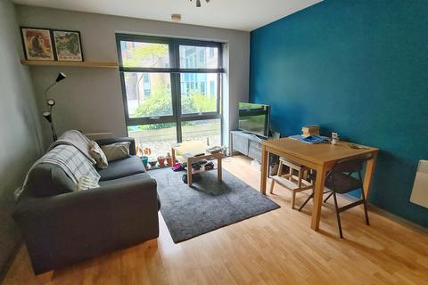 2 bedroom ground floor flat for sale, City Road East Apartment  City South, Deansgate