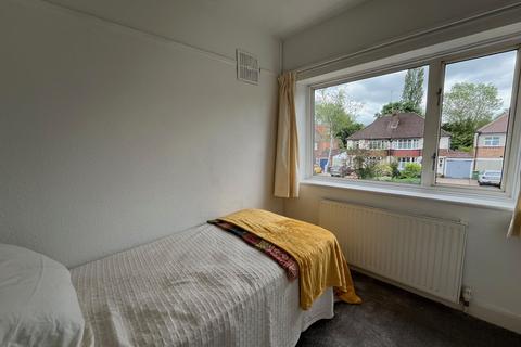 5 Ladbrook Road, Solihull, B91 3RN