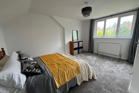 5 Ladbrook Road, Solihull, B91 3RN