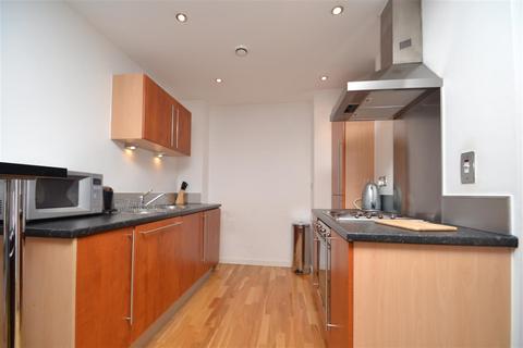 2 bedroom apartment for sale, Faroe, City Island, Leeds