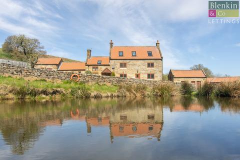 5 bedroom detached house to rent, Farmhouse nr Chop Gate, North Yorkshire TS9 7JF