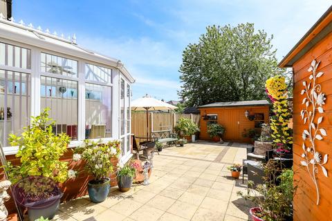 37 Murby Crescent, Nottingham, NG6 8FZ