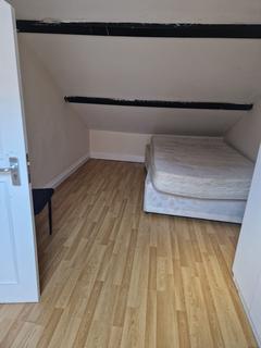 3 bedroom flat to rent, Flat , - John Street, Luton