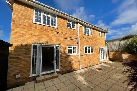 7 Aldrin Road, Exeter, EX4 5DN