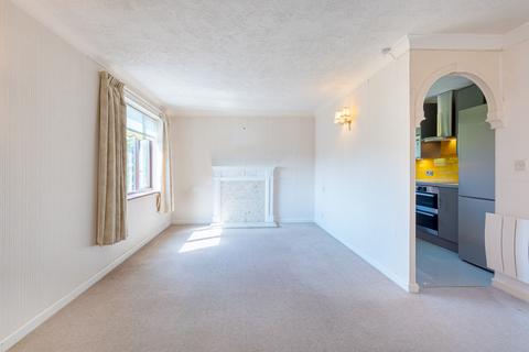 2 bedroom flat for sale, Riverside Court, Pulborough, RH20