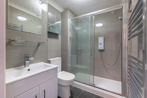 2 bedroom flat for sale, Riverside Court, Pulborough, RH20