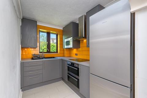 2 bedroom flat for sale, Riverside Court, Pulborough, RH20