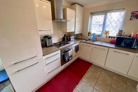 3 bedroom semi-detached house for sale, Berkshire Drive, Grantham, NG31