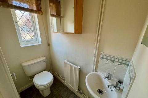 8 Berkshire Drive, Grantham, NG31 9GF