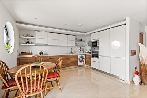 2 bedroom ground floor flat for sale, Castle Road, Sandgate, Folkestone, CT20