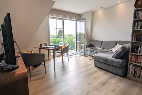 2 bedroom apartment to rent, Britannia Wharf, Woking GU21