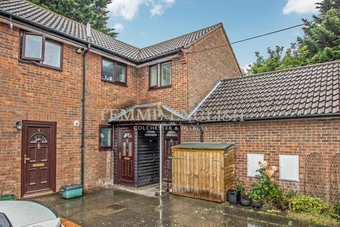 1 bedroom maisonette for sale, Place Farm Court, Colchester, CO2