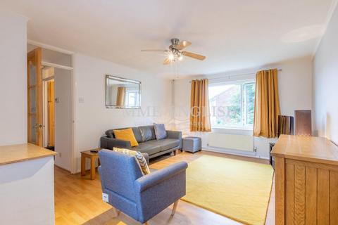 1 bedroom maisonette for sale, Place Farm Court, Colchester, CO2