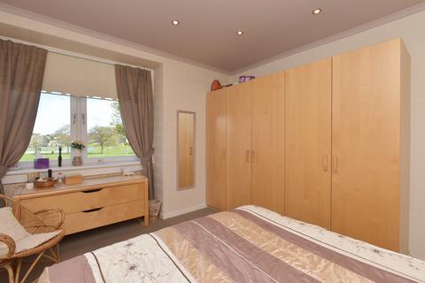 66 Pilton Park, Edinburgh, EH5 2JB