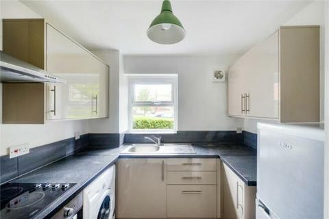 2 bedroom flat to rent, Molyneux Drive, Tooting, SW17