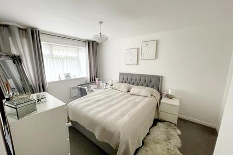 2 bedroom flat to rent, Dennis Ln,  Stanmore HA7