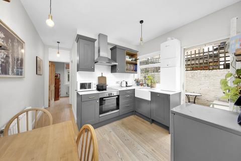 2a Linscott Road, London, E5 0RD