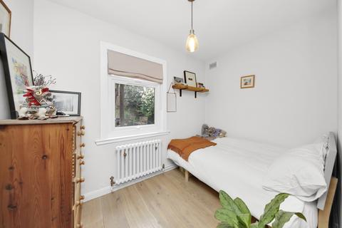 2a Linscott Road, London, E5 0RD