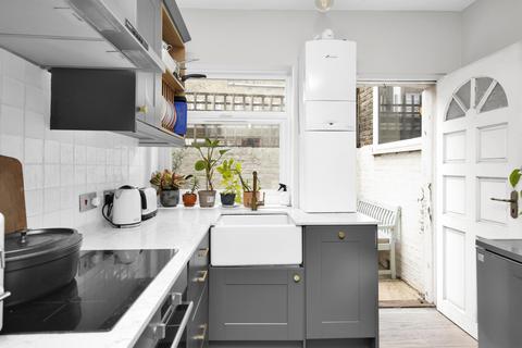 2a Linscott Road, London, E5 0RD
