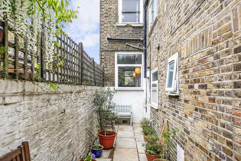 2a Linscott Road, London, E5 0RD
