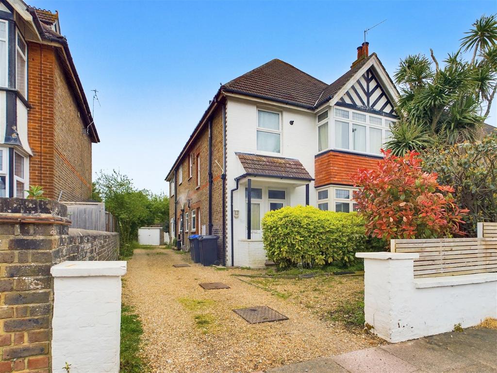 Cissbury Road, Worthing, West Sussex... 1 bed ground floor flat for