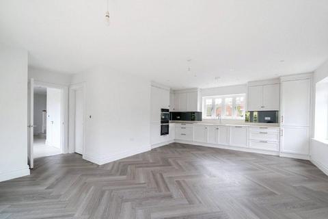 4 bedroom detached house to rent, Linnet Drive, Sunningdale Park, Berkshire, SL5