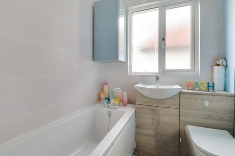 132 Ness Road, Shoeburyness, Southend-on-sea, SS3 9DL