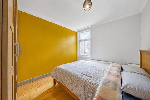 1 bedroom flat for sale, Pembroke Road,  London,  N10