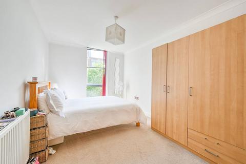 1 bedroom flat for sale, Ferry Quays, Brentford, TW8