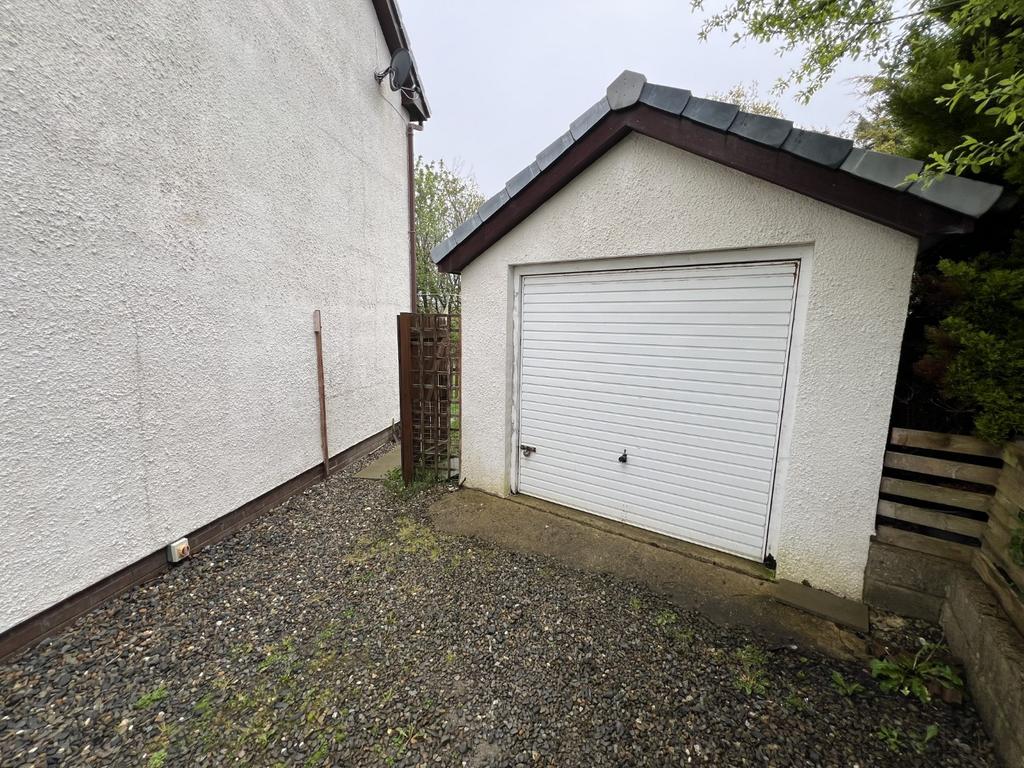 Detached Garage