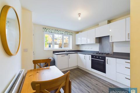 2 bedroom semi-detached house to rent, Beck Bridge Lane, Allerton, Bradford, BD15
