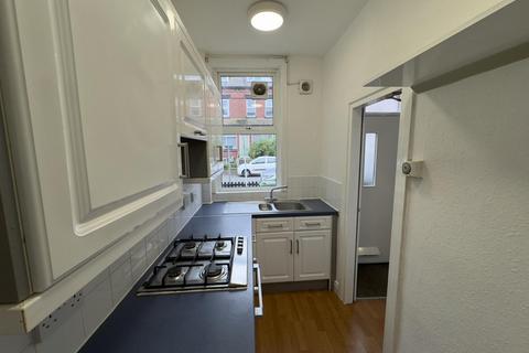 3 bedroom house to rent, Winfield Terrace, Leeds LS2