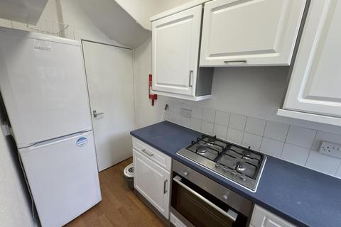 3 bedroom house to rent, Winfield Terrace, Leeds LS2