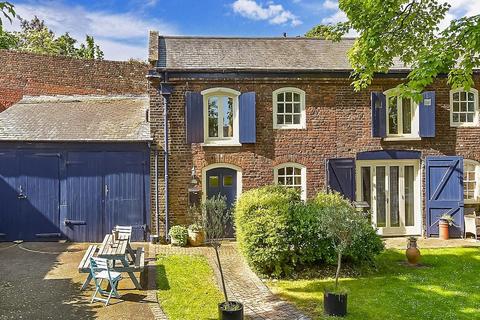 2 bedroom end of terrace house for sale, Church Lane, The Historic Dockyard, Chatham, Kent