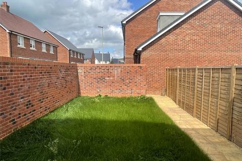 3 bedroom semi-detached house to rent, Dreadnaught Drive, Gloucester, GL1