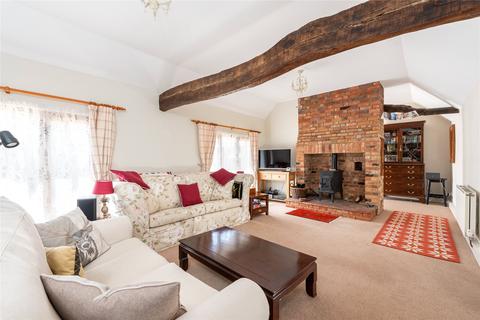 3 bedroom barn conversion for sale, Aylesbury Road, Bierton, Buckinghamshire, HP22