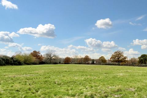 Land for sale, 5.1 acres with previous planning for stables in Edenbridge, Kent TN8