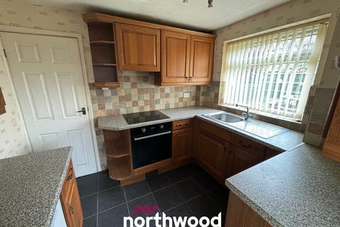 3 bedroom semi-detached house to rent, Cleveland Way, Doncaster DN7