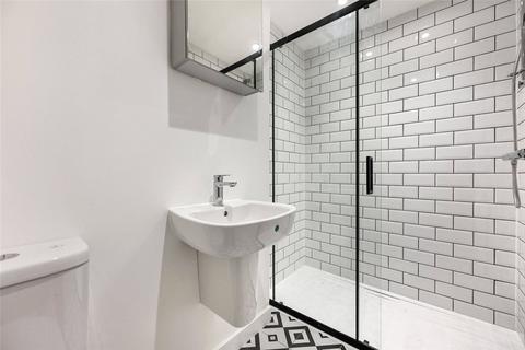 215b Uxbridge Road, London, W12 9DH
