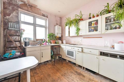 3 bedroom flat for sale, High Road, Willesden Green, London, NW10
