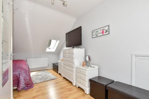 3 bedroom maisonette for sale, Doddinghurst Road, Brentwood, Essex